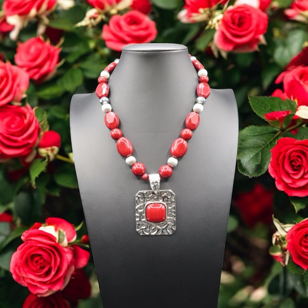 Red Vintage Pendent Necklace